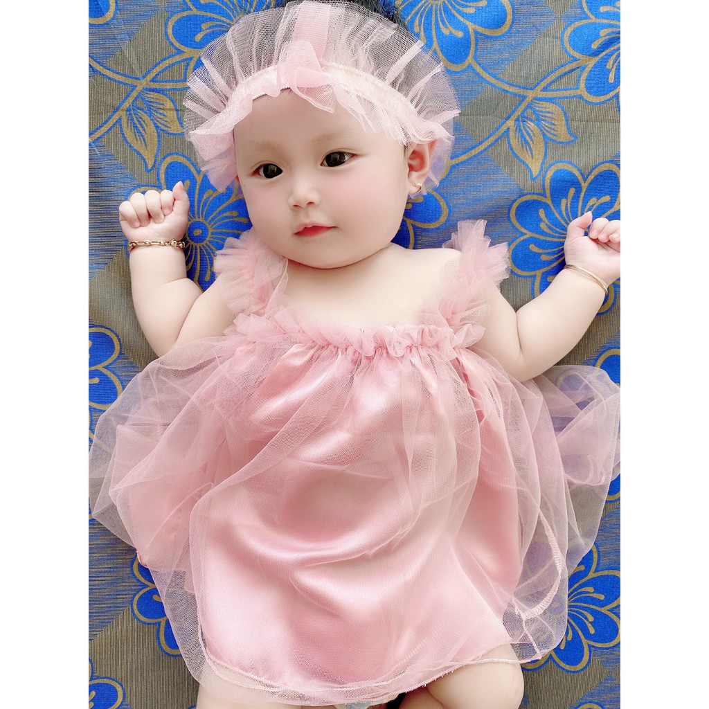 Đầm cho bé đầy tháng, thôi nôi