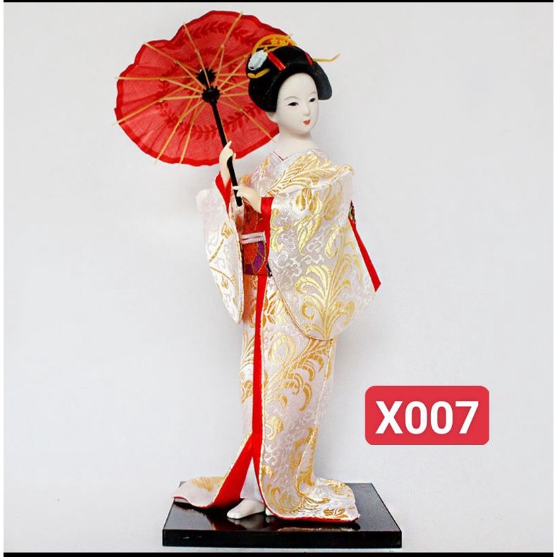Geisha Nhật Bản mặc kimono truyền thống