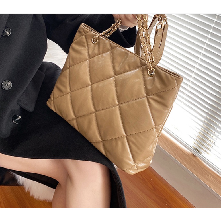 Túi xách Quảng Châu hình thoi lớn chất da bóng sành điệu trẻ trung