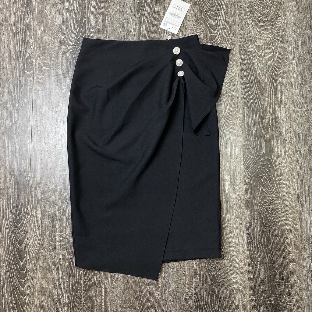 Chân váy bút chì khuy ngọc Ruby Fashion cách điệu sang trọng | BigBuy360 - bigbuy360.vn
