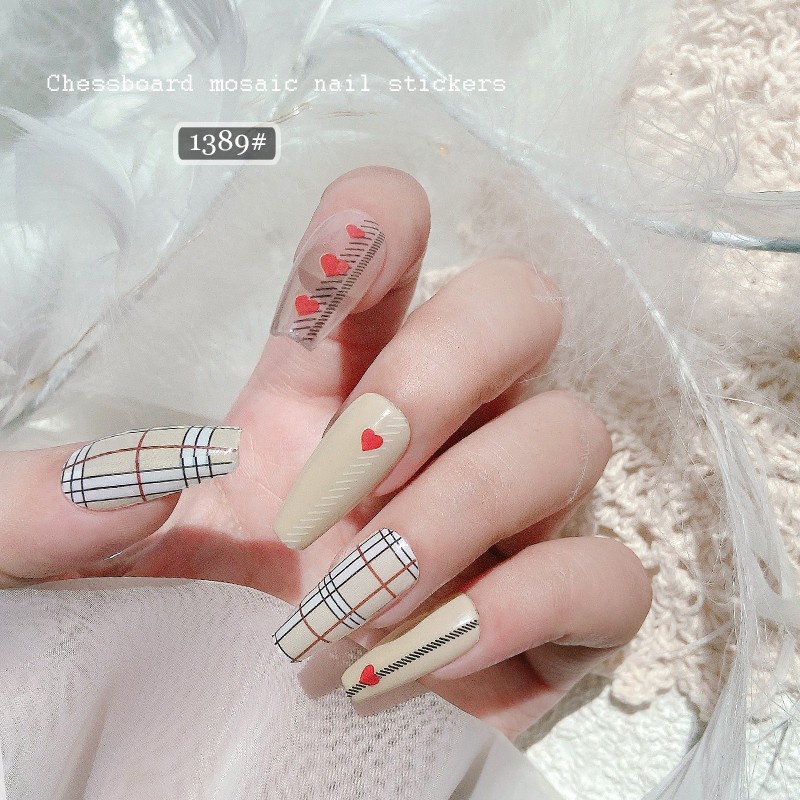 Miếng dán trang trí móng tay họa tiết sọc caro trắng đen độc đáo dành cho nữ