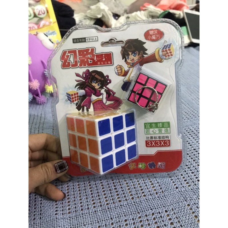 Khối Rubic 3*3 thông minh tặng kèm khó móc khóa Rubic