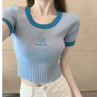 Áo len mongtoghi cộc tay thêu hoa