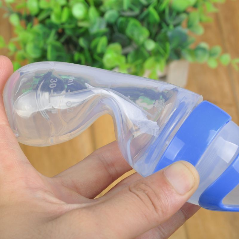 Bình Tập Ăn Bằng Silicone Kèm Muỗng Tiện Lợi Dành Cho Trẻ