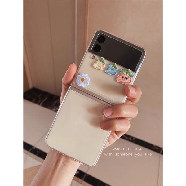 [Sẵn] Ốp Samsung Z Flip 3 / Z Flip 4 trong suốt đính hoa vải thêu, dây ngọc và ring / Z Flip3 / ZFlip3 / Z Flip4/ ZFlip4