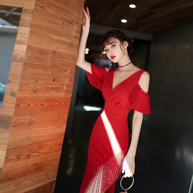Đầm Dự Tiệc Màu Đỏ Kiểu Dáng Sang Trọng Dành Cho Nữ