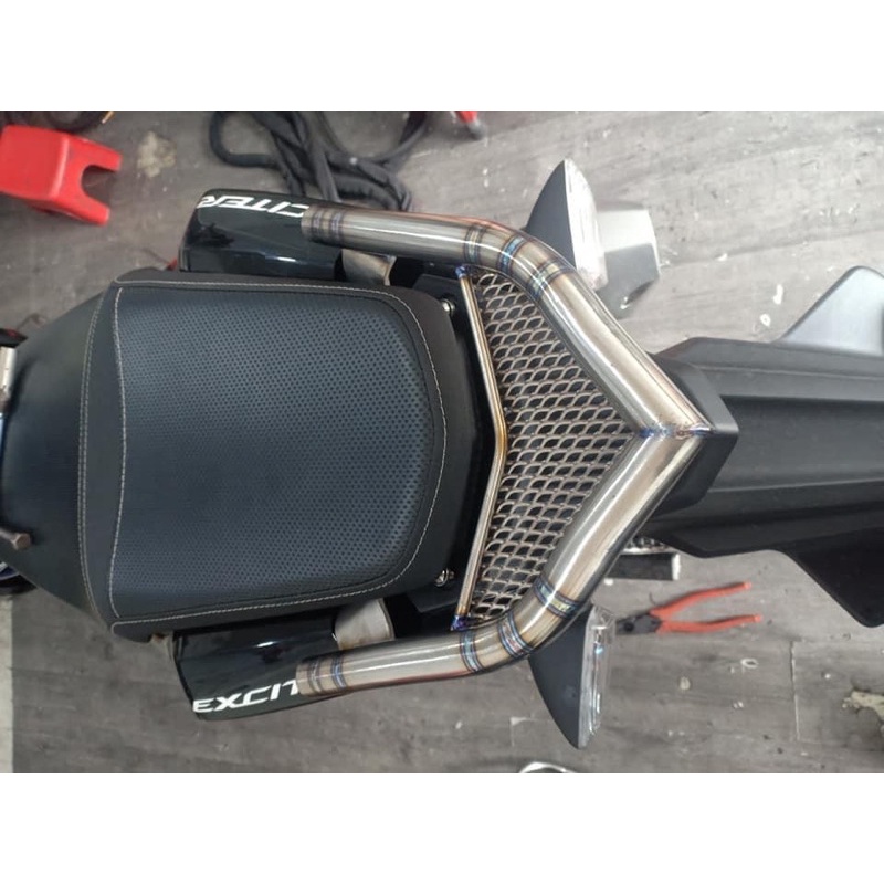 Cảng titanium cảng dắt sau , tay xách sau titan 100% cho vario , click 2016 - 2021 các dòng xe ex win wav rai