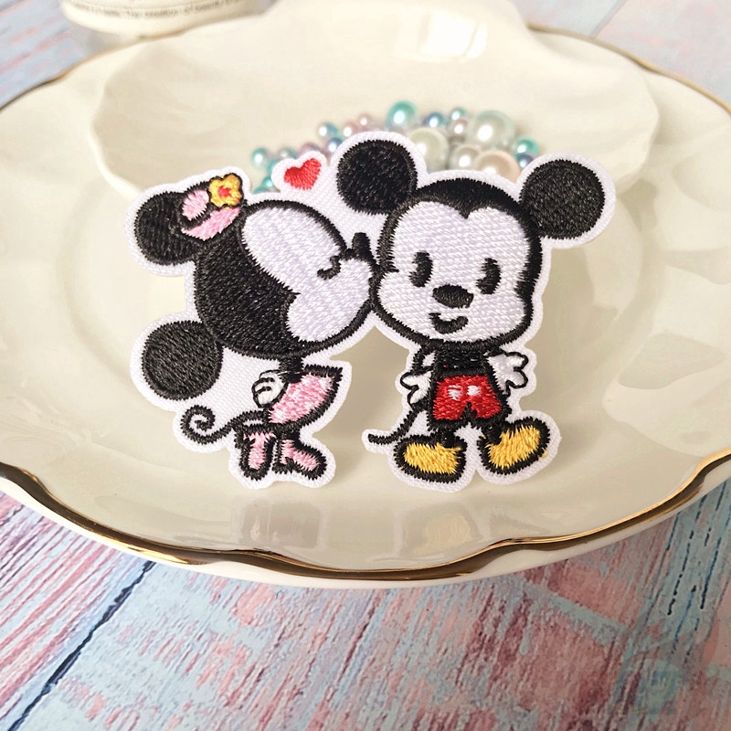 Set 1 / 2 Miếng Ủi Nhiệt Dùng Trang Trí Quần Áo Đa Năng Tiện Dụng