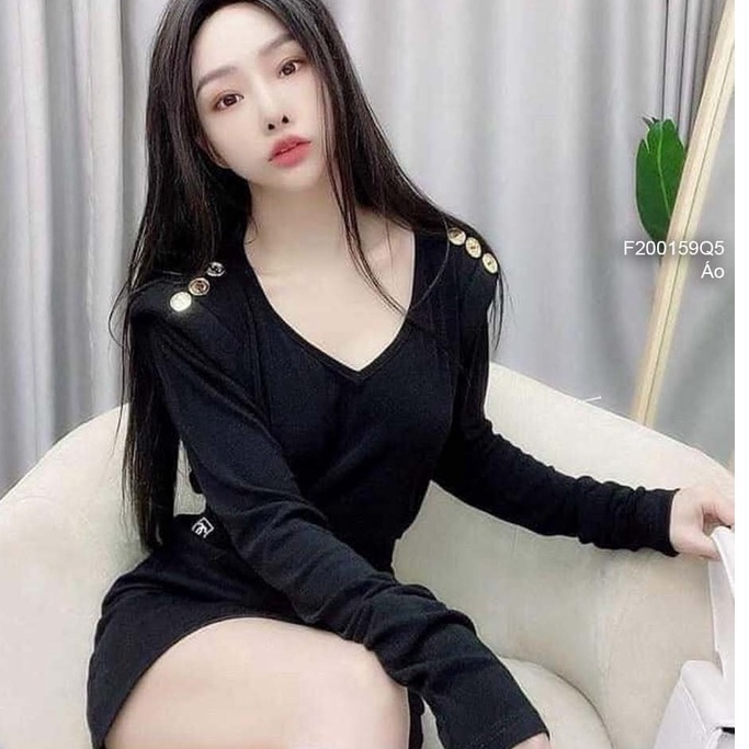 Áo thun len cổ tim đính nút vai tay dài!