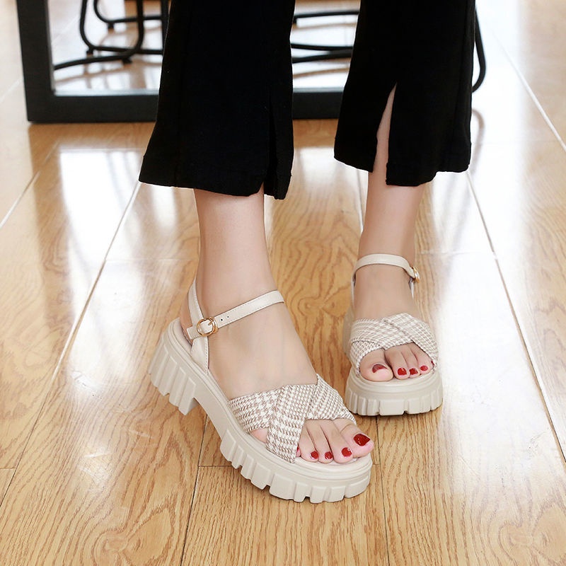 Giày Sandal Đế Dày Thời Trang Năng Động Cho Nữ Sinh