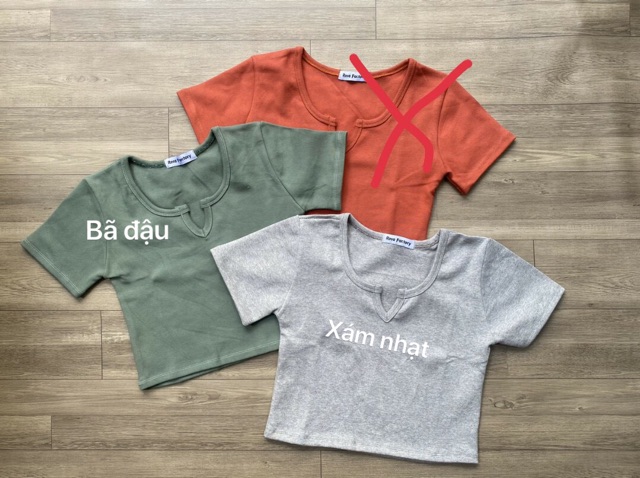 Áo Croptop Tay Ngắn Cổ V