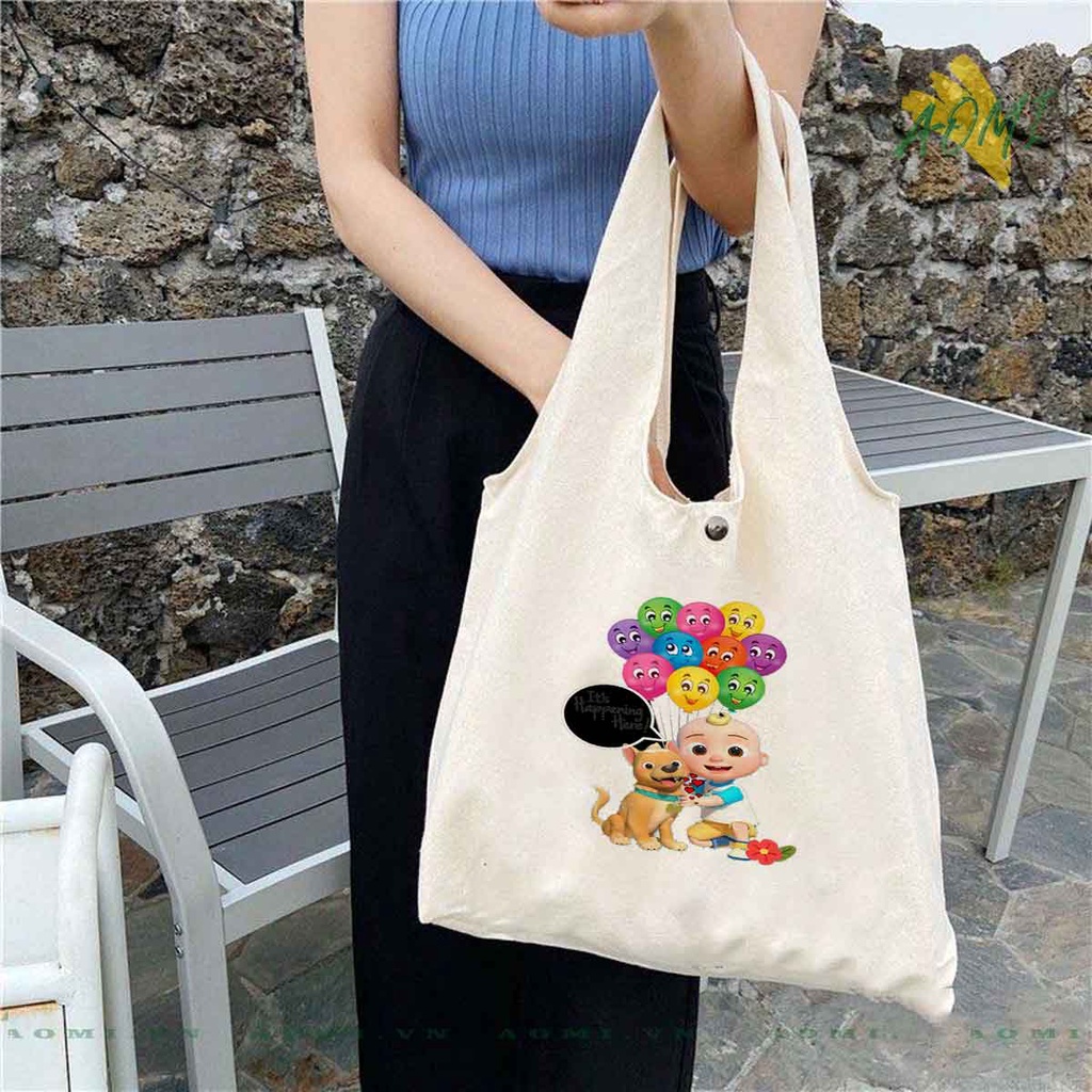 TOTE CANVAS COCOMELON FORM TRÒN TÚI VẢI ĐEO VAI BAG NÚT BẤM SIZE LỚN AOMIVN DU LỊCH DẠO PHỐ CÁ TÍNH