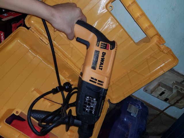 Máy khoan bê tông DEWALT 3 chức năng