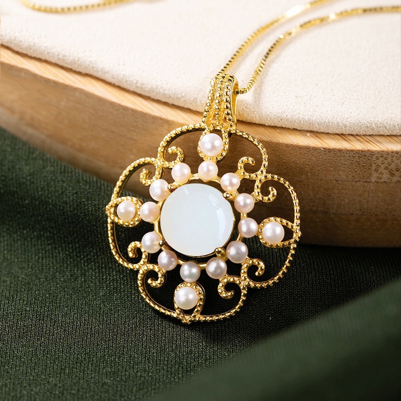 Vòng cổ Mặt Đá Ngọc Bích Xinh Xắn Chất Lượng