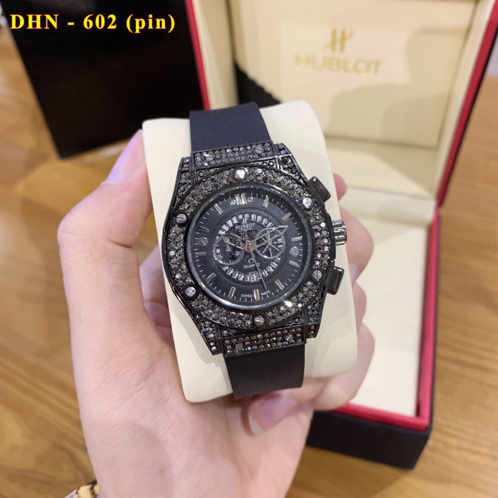 (Hublot hương vani) Đồng hồ nam Hublot đính đá dây cao su thơm cao cấp - Bảo hành 12 tháng