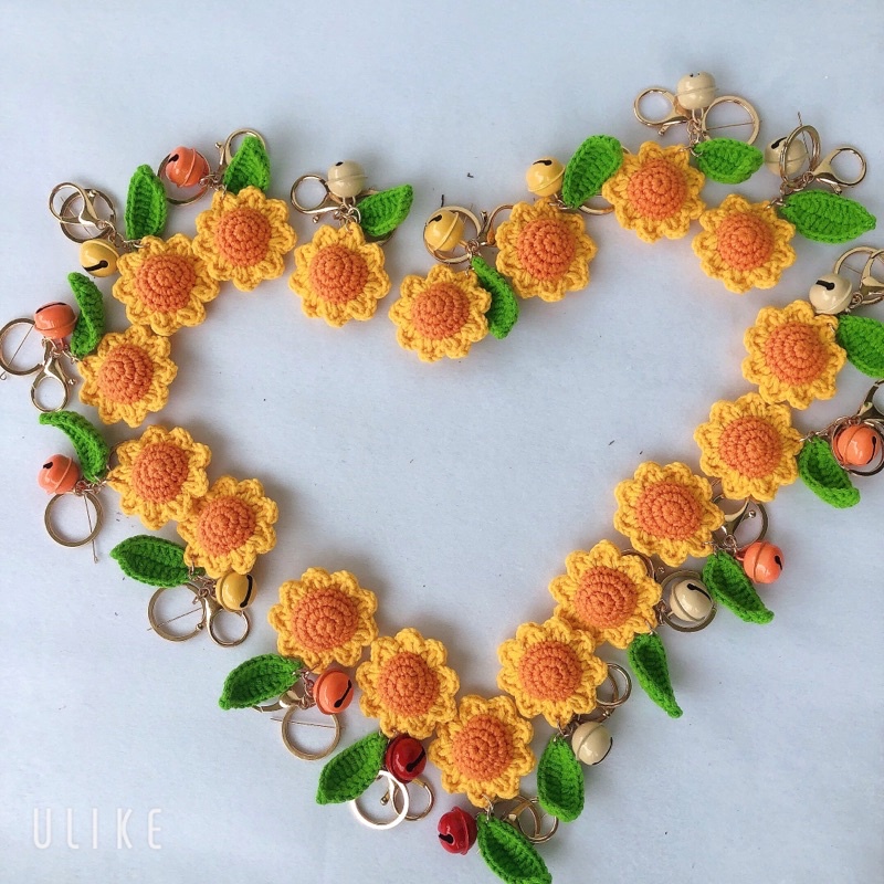 Móc Khoá Hoa Hướng Dương Gắn Chuông Xinh Xắn