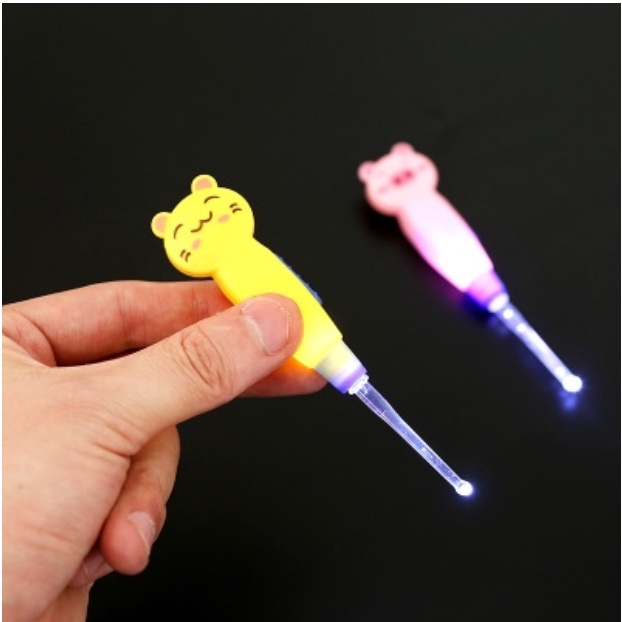 DỤNG CỤ RÁY TAI BẰNG NHỰA CÓ ĐÈN DỄ THƯƠNG BIBI 83