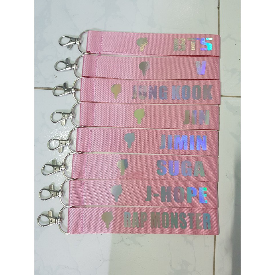 Nametag BTS hồng