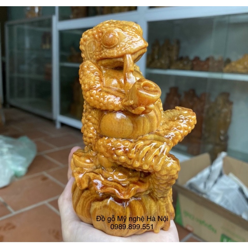 Tượng con cóc gỗ huyết Long cao 15 cm
