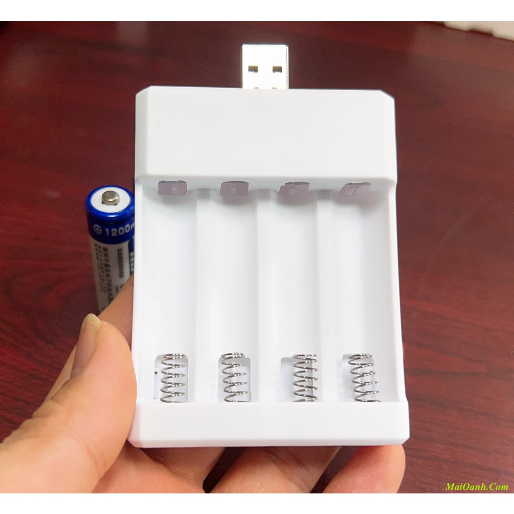Sạc Pin 2A  Cổng USB Nhỏ Gọn
