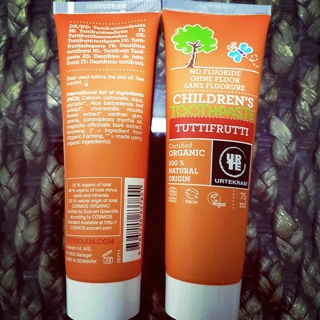 KEM ĐÁNH RĂNG HỮU CƠ TRẺ EM URTEKRAM