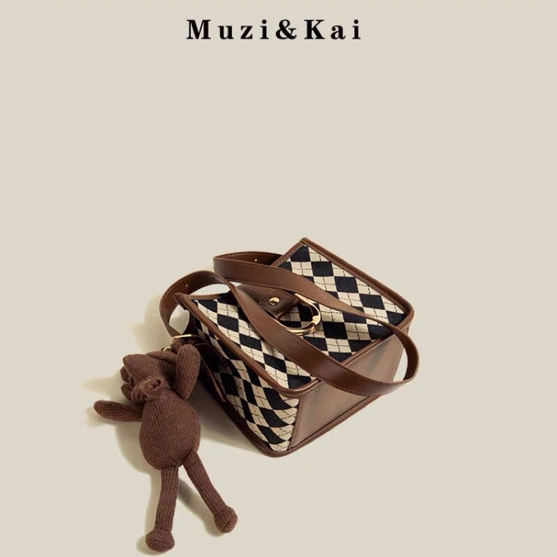 Túi Muzi Kai Hoạ Tiết Kẻ Ô Dáng Đứng Có Kéo Khoá