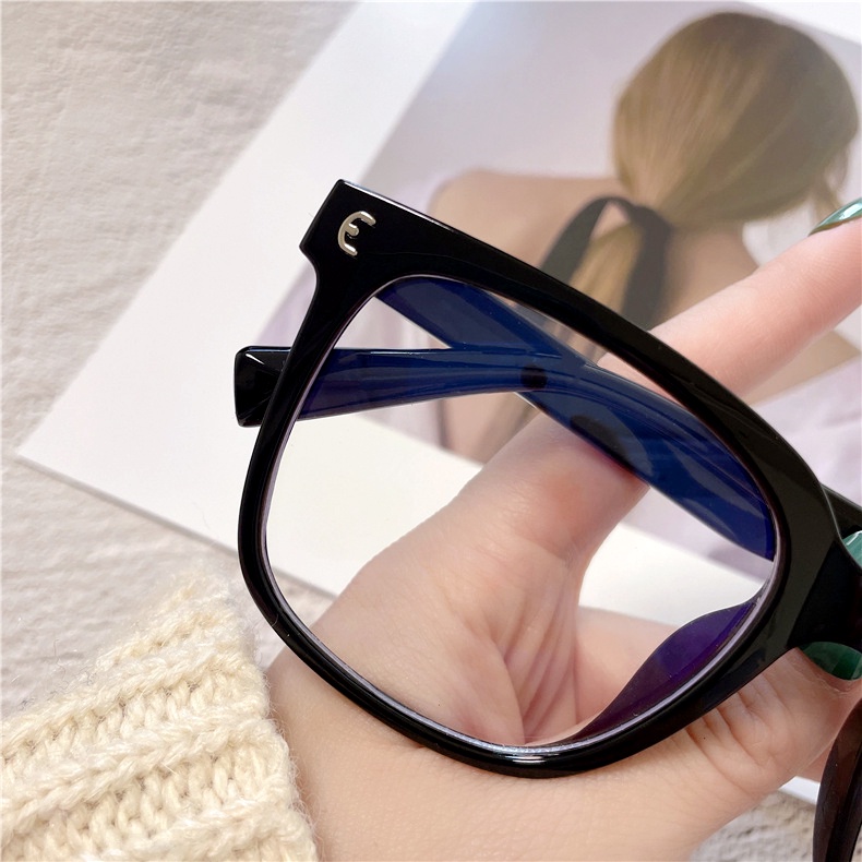 Kính mát gọng vuông phong cách Hàn Quốc thời trang sành điệu D107