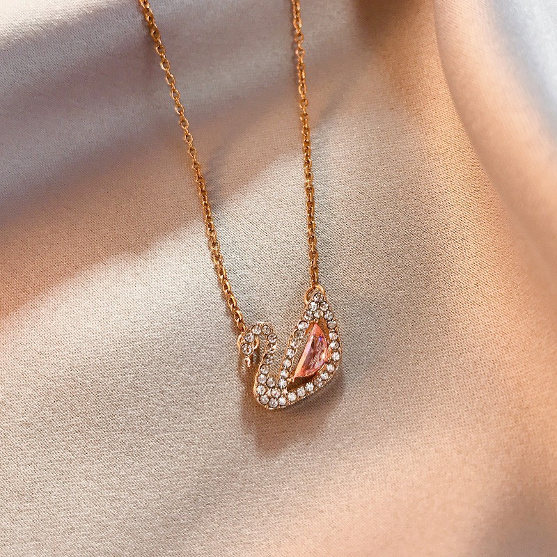 Vòng cổ Mạ Vàng Hồng 18k Mặt Hình Thiên Nga Đính Pha Lê Hồng Phong Cách Hàn Quốc