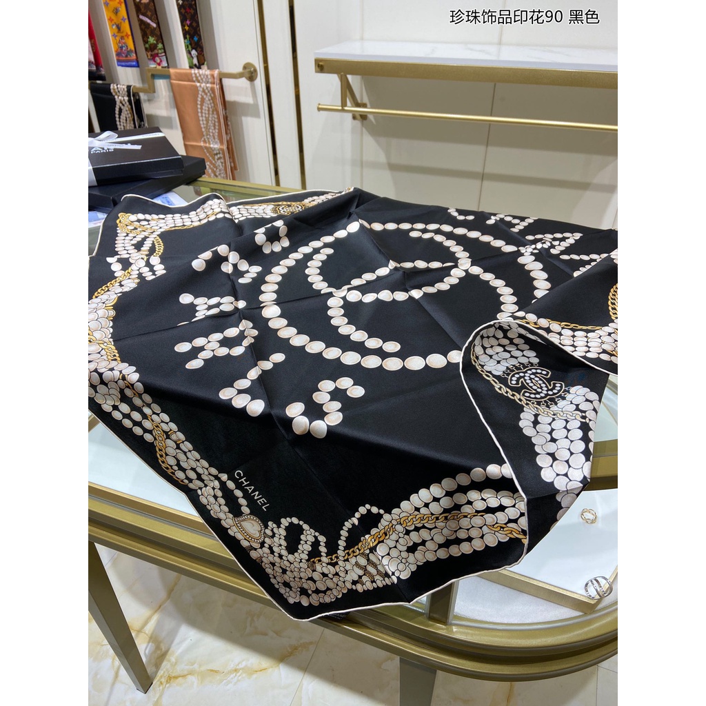 Khăn Quàng Cổ Lụa Vuông In Chữ CC Thời Trang Cho Nữ