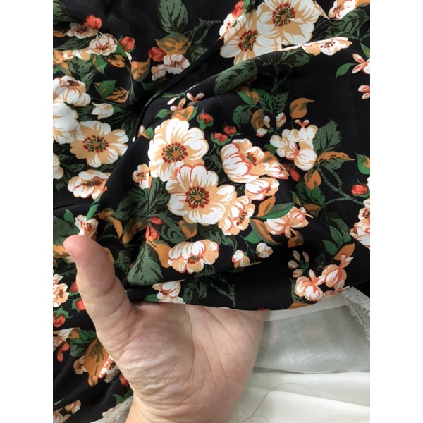 Vải lanh tơ đen hoa