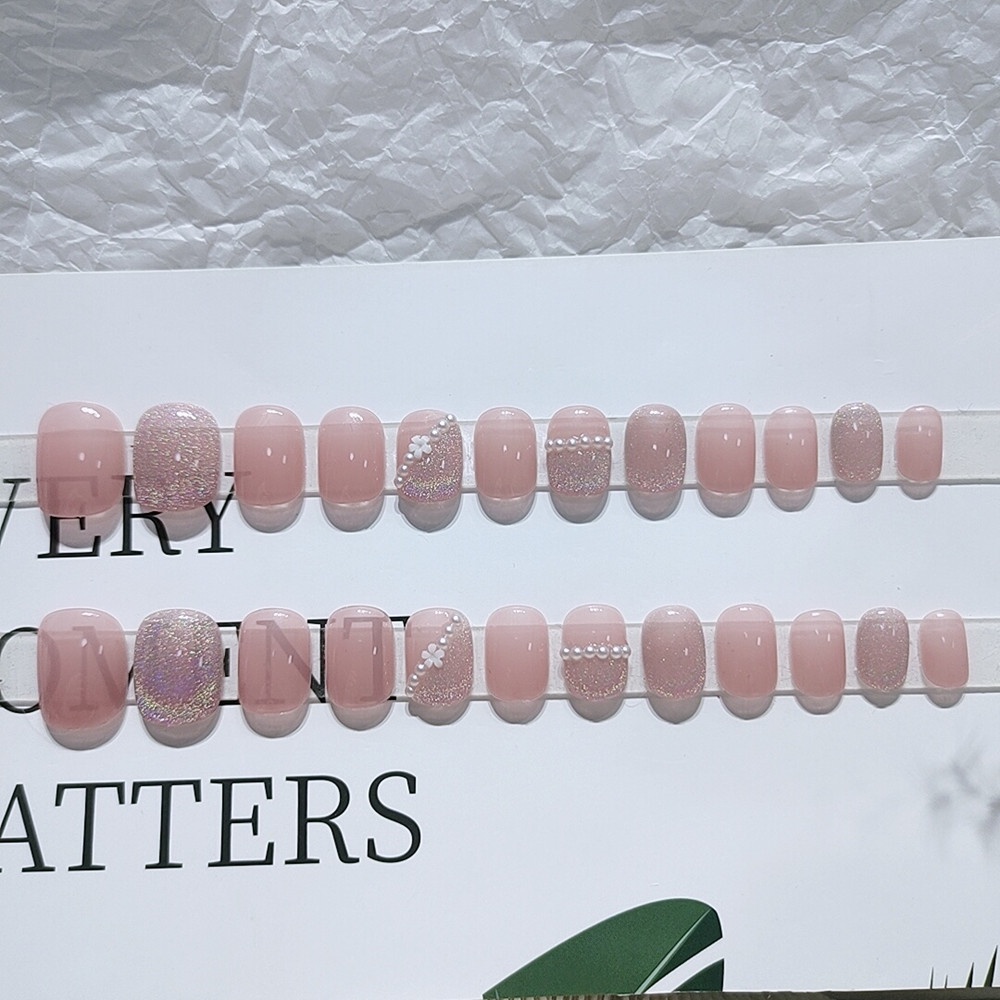 Bộ Móng Tay Giả Ngắn Hình Tròn Màu Cầu Vồng Xinh Xắn