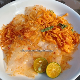 Bánh tráng sa tế, muối nhuyễn, hành phi, tỏi phi, khô gà