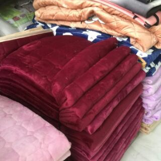 Thảm trải giường nhung trơn