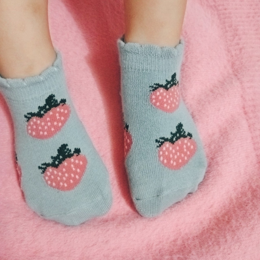 B62 - Tất Quả Dâu Quảng Châu Cổ Thấp Cho Bé Gái (Ản Tự Chụp)