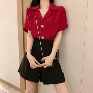 In the summer of 2020, the Internet is popular, showing high foreign style, retro port style, small man, two-piece set, age reduction fashion suit, shorts, women