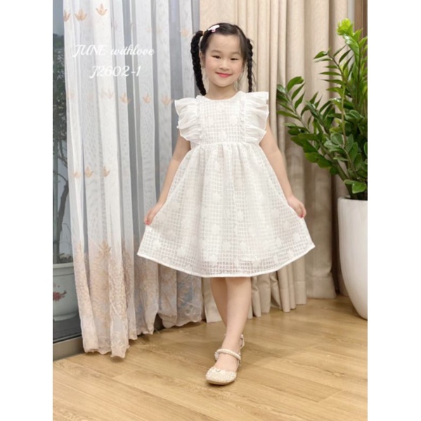 Đầm June màu trắng chất liệu tơ ren mềm mịn sang trọng