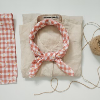 Khăn turban hoạ tiết kẻ phối hoa daisy màu hồng | khăn choàng đầu bandana