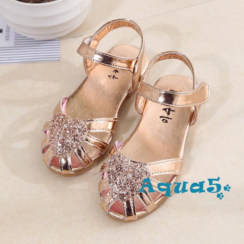 Giày sandal thiết kế kiểu dáng dễ thương cho bé gái