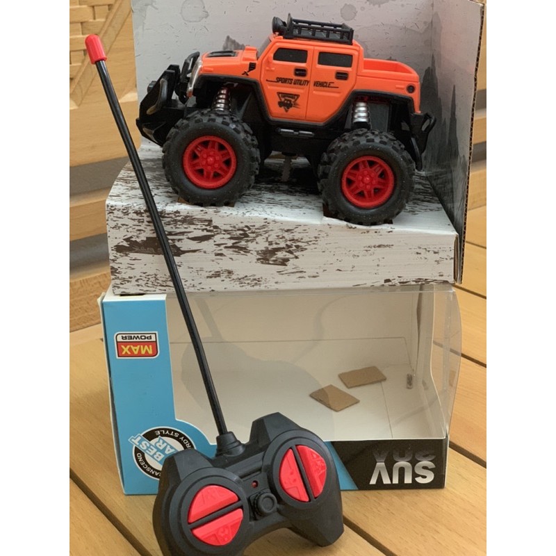 Xe jeep điều khiển cho bé