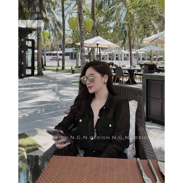 Áo sơmi đen mỏng nắp túi ngực