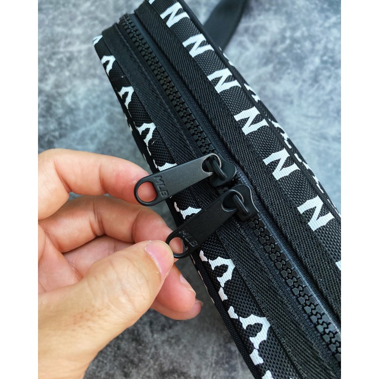 (HÀNG XUẤT XỊN) Túi đeo chéo B219 N//Y MONOGRAM JACQUARD CROSS BAG BLACK/WHITE Kích thước: 23 cm x 7 cm x 15cm