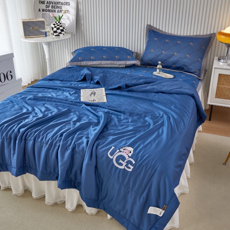 Chăn lụa thun lạnh thương hiệu UGG mềm mại thoáng mát.mền lụa thun lạnh thương hiệu UGG mềm mại