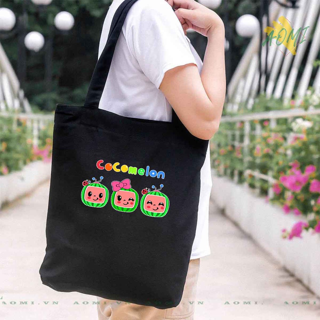 TOTE CANVAS COCOMELON TÚI VẢI ĐEO VAI BAG CÓ KHÓA KÉO SIZE LỚN 33x38cm AOMIVN DU LỊCH DẠO PHỐ