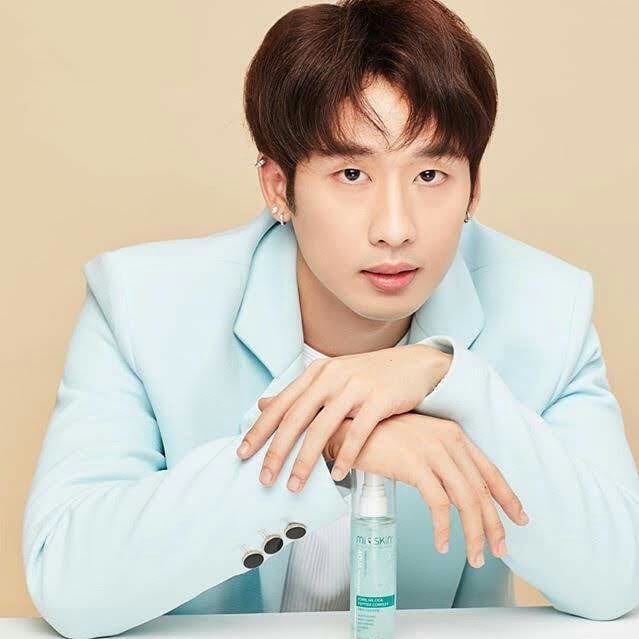 [CHÍNH HÃNG ] Combo Xịt Dưỡng MIOSKIN và 5 mặt nạ cao cấp Hàn Quốc | BigBuy360 - bigbuy360.vn