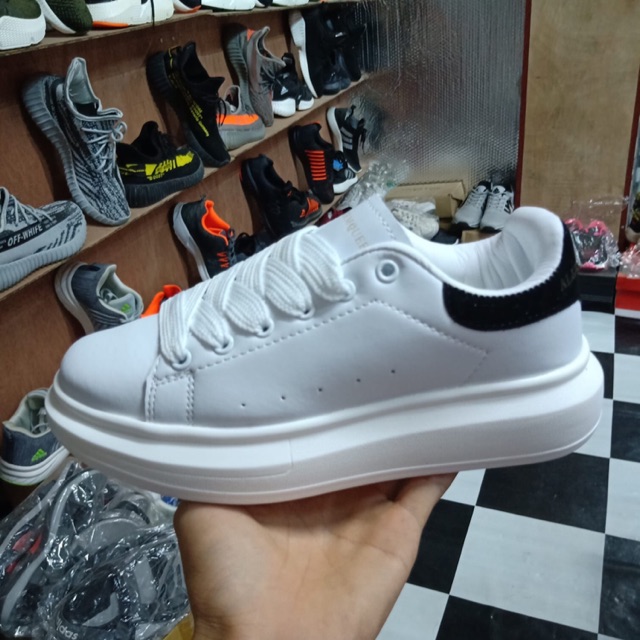 Mcq năng động trử trung chỉ có ở bờm store dũng giày chuyên sỉ lẻ sneaker giá rẻ bao giá toàn quốc sỉ lấy theo ri 4 đôi.