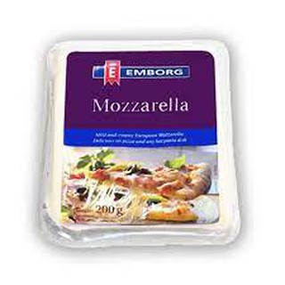 Phô mai Mozzarella nguyên khối hiệu Emborg 200g/2.3kg (giao nội thành tp Hồ Chí Minh)