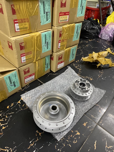 Đùm xe Click-Vario xuống bánh căm