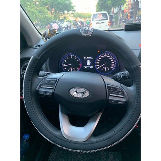 Đính đá logo tay lái Hyundai sang trọng thời trang