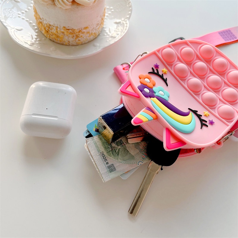 Ví cầm tay họa tiết kỳ lân đáng yêu cho nữ