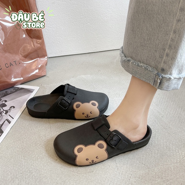 DÉP SỤC NỮ CROCS GẤU QUAI NGANG CUTE - DÉP SỤC NHỰA KHUY CÀI GẤU XINH CHỐNG NƯỚC ĐI MƯA THOẢI MÁI - DAUBE - D009